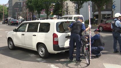 【自転車が追突か】ライトバンと自転車が衝突―自転車の男性が病院搬送も意識もうろう…自転車走行中に”イヤホン”着けていた可能性も調べる＿通勤時間帯の国道230号線〈北海道札幌市〉
