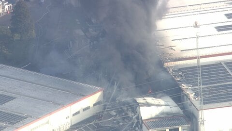 栃木で工場火災　鎮火めど立たず　最初の通報から10時間超経過