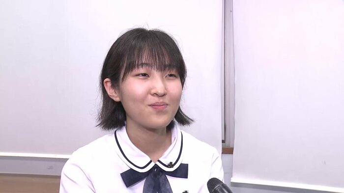笑顔で話す3年生の伊藤千世さん