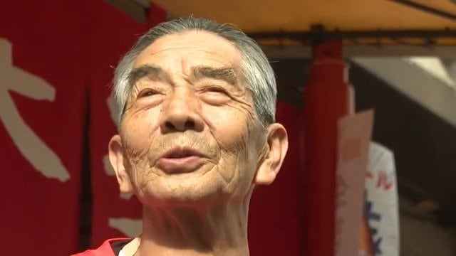 インタビューに応じる藤井さん