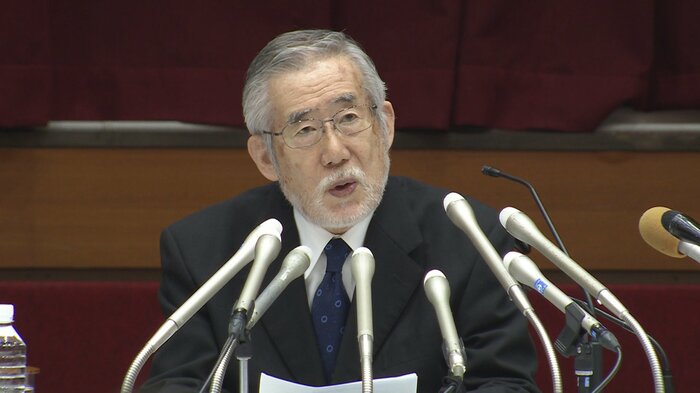 会見に臨む日大の酒井健夫学長