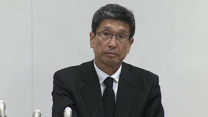 会見する北越高校の灰野正宏校長　5月7日
