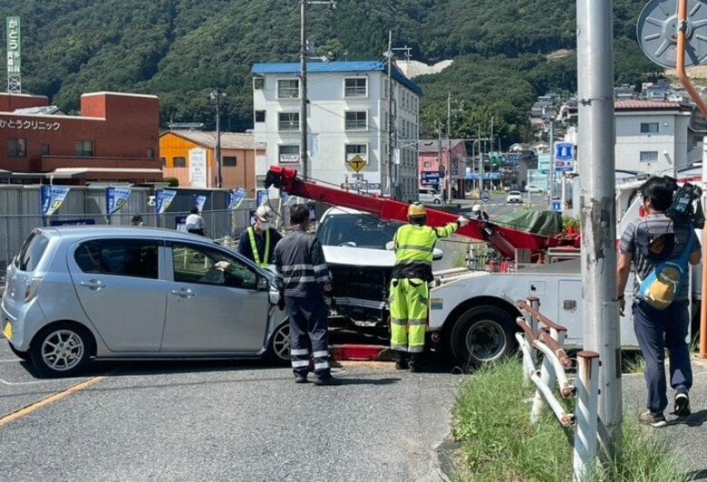 【速報】軽自動車と乗用車が正面衝突　軽自動車の男女２人が死亡　広島市安佐南区の県道｜FNNプライムオンライン