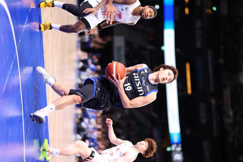 【シーホース三河】満員のIGアリーナでA東京に79-82で惜敗　西田優大「相手が望んだ展開でも勝っていかないといけない」｜FNNプライムオンライン