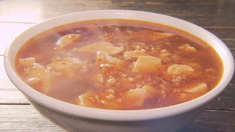 “米ちゃん”の命日に名物「トーフラーメン」が1日限定で復活　渋温泉で長年愛された「思い出の味」求め、開店前から行列　長野・山ノ内町｜FNNプライムオンライン