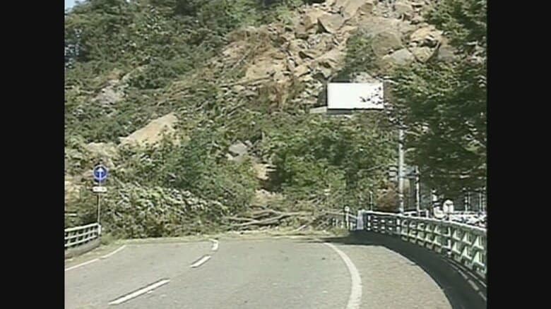 土砂で埋まった道路