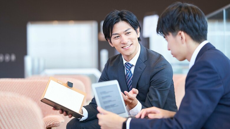 「メンター制度」など、部下側のサポートも忘れないようにしたい（画像はイメージ）