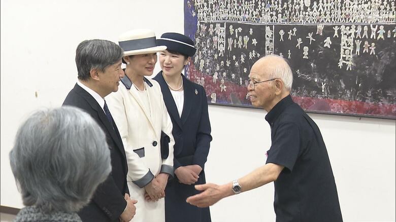 高良政勝さんと懇談されるご一家