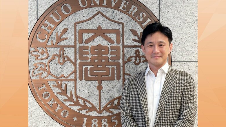 金融・決済手段の事情に詳しい近廣昌志准教授（中央大学経済学部）