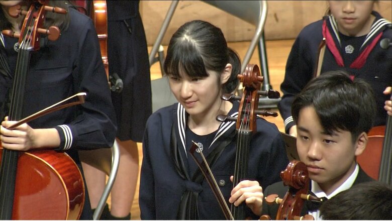 チョロを演奏される愛子さま（当時15歳）　2017年4月