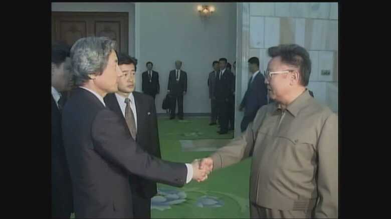 史上初の日朝首脳会談　小泉首相（当時）と金総書記握手の瞬間