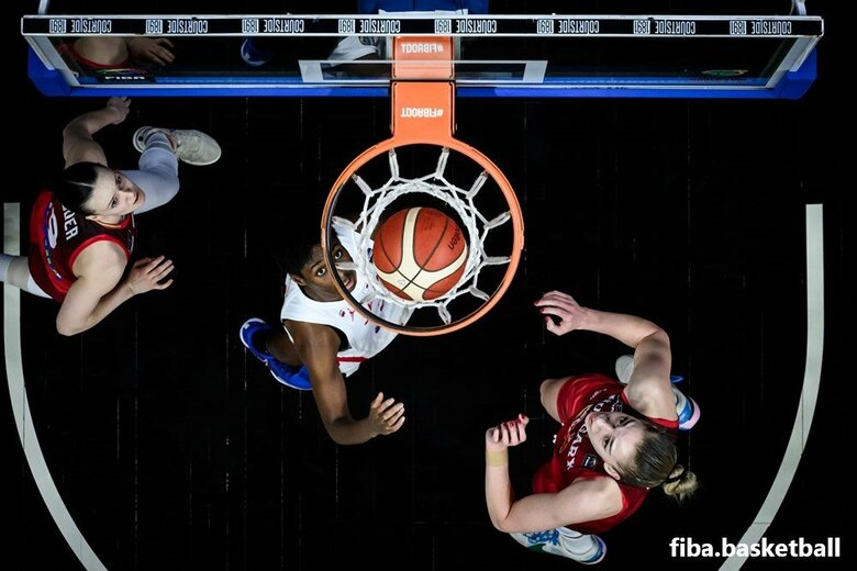 日本・ハンガリー戦より（現地9日、ハンガリー・ショプロン）
