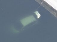 港で車が海に転落 岸壁近くに沈んだ車内から男性1人を救助も意識不明 警察が今後車を引き揚げて原因等調べる方針