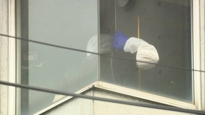 交際相手を金づちで殴り殺害か　33歳男を逮捕　被害者の頭に何度も殴られた痕、手や腕に複数の傷