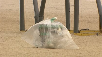 「給食のカレー容器から塩素のような臭い」小学校で異臭騒ぎ…“吐いた人も”　体調不良訴えた児童6人を搬送　埼玉・加須市