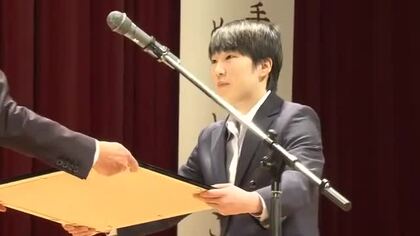 「多くの人の応援とサポートのおかげ」　バドミントンの山口茜選手に県栄誉賞　日本人初の世界選手権3度優勝称える　福井