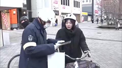 ながらスマホ1万2000円など　自転車の交通違反に反則金「青切符」4月導入を前に大分駅前で街頭啓発