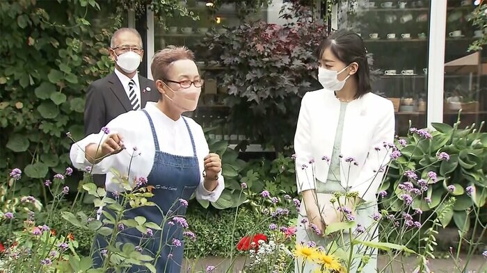 式典の後、佳子さまは、ストリートガーデンを視察された(13日午前 北海道・恵庭市)