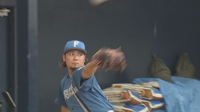 捕手を座らせストレートを中心に23球を投げ込む