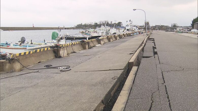 港は道路から海にかけ地面が沈下…被災地の能登島で旬のブリ漁再開も出荷に課題「水がないから氷ができない」｜FNNプライムオンライン