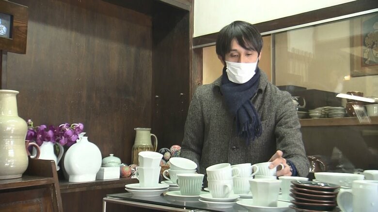 「使う人と作る人をつなぐ店に」元写真家が老舗民芸店の後継者に…キャリア生かしてオンライン販売も【岡山発】｜FNNプライムオンライン