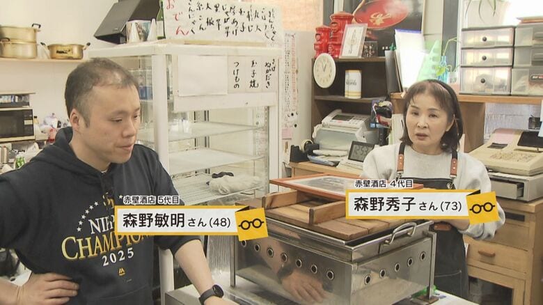 移転後の店舗で店を切り盛りしていた2人