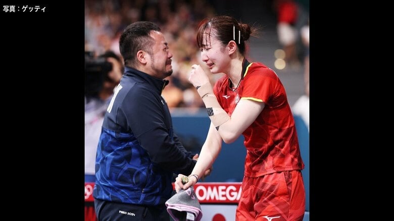 写真左：電車内でスリの被害にあった石田コーチ