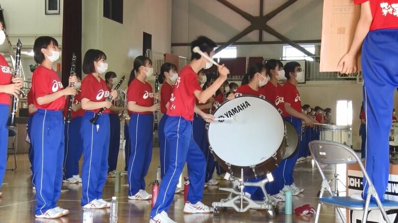 10月の壮行式で吹奏楽部が応援演奏