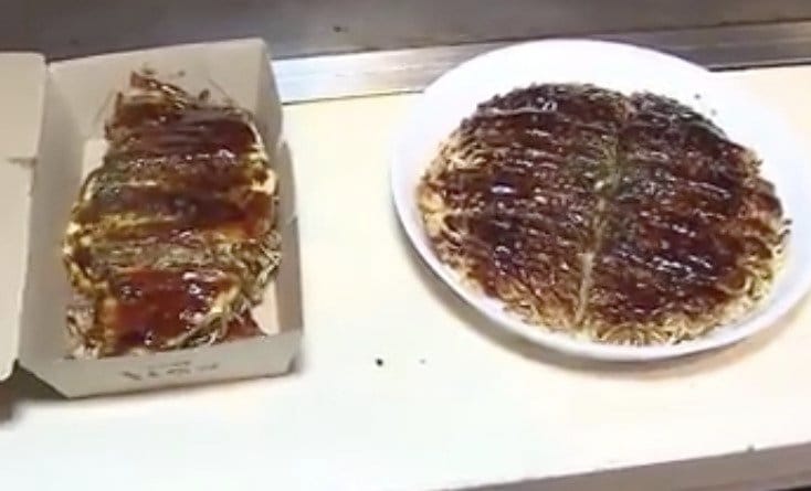現状の紙容器には丸いお好み焼が入らない…