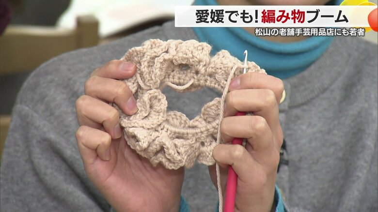 教室で制作したシュシュはフリルがかわいらしい