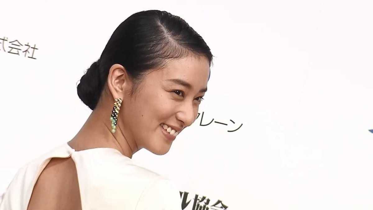 第1子出産後初の公の場に ママとなった武井咲 セクシードレス姿を披露 第1子出産後初の公の場に ママとなった武井咲 セクシードレス姿を披露