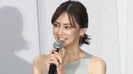 北川景子 艶やかなノースリーブドレスで登場…芳根京子VS中村倫也「景」呼びでバトル!?