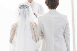 なぜ結婚したいのにできない?白書で浮き彫りになった“理想と現実のギャップ”