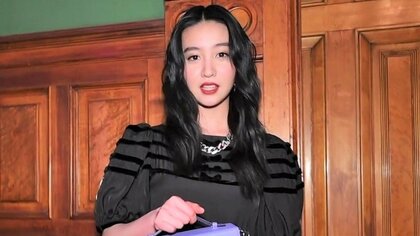 20歳迎えたKōki，黒ドレスのミニワンピでクール＆キュートな装い　世界のセレブやアーティスト集うショーに参加