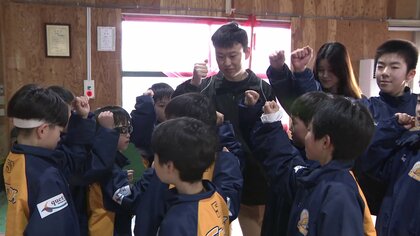 原点のコートから次の世代へ　生まれ故郷の体育館に恩返し　秋田・大潟村出身のコーチが思いを込めて開いた記念のバスケットボール大会