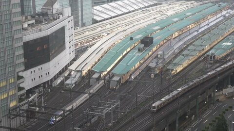 台風接近で交通機関に影響　連休中に欠航・運転見合わせも