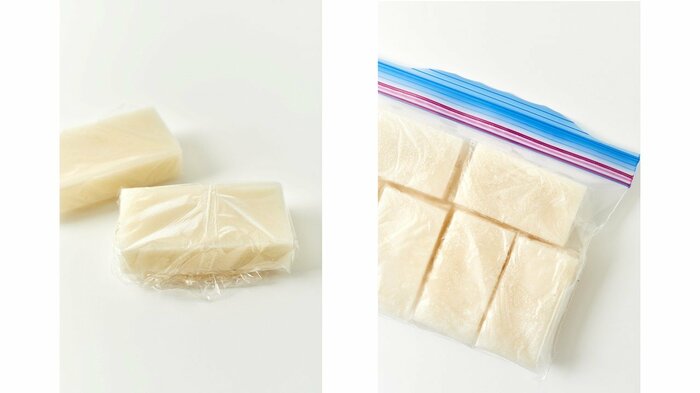 小分けにしてラップで包んでから冷凍用保存袋へ