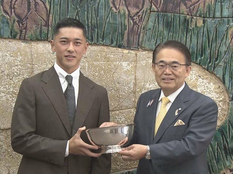 「いつも愛知の方に応援されている」車いすテニス小田凱人が大村知事を表敬訪問 生涯ゴールデンスラムを達成した全米OP初優勝を報告｜FNNプライムオンライン