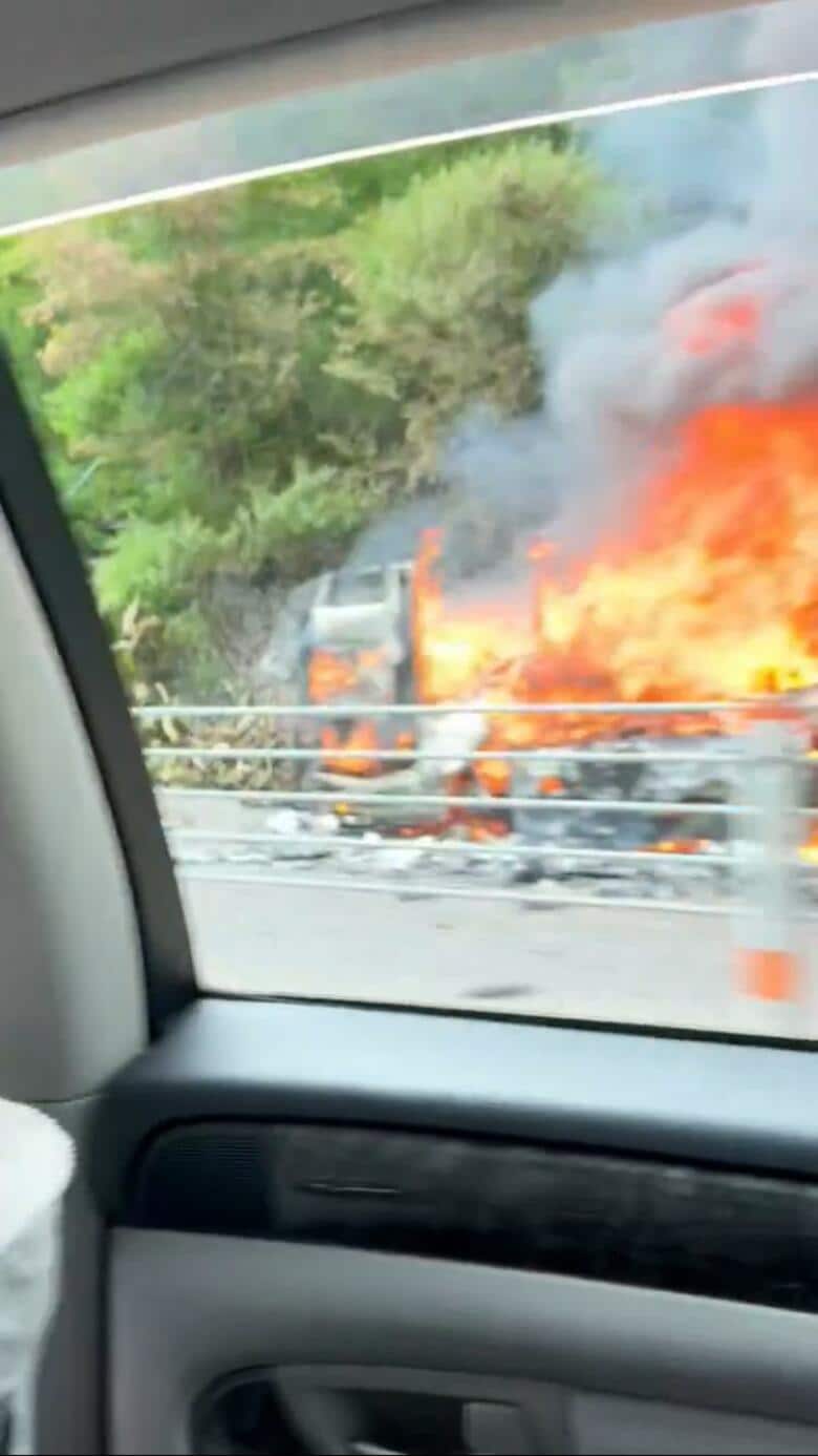 【速報】「車が燃えている」北海道の高速道路「道東自動車道」本別IC付近でキャンピングカーとみられる車が炎上し全焼…乗車していた4人が避難〈北海道本別町〉｜FNNプライムオンライン