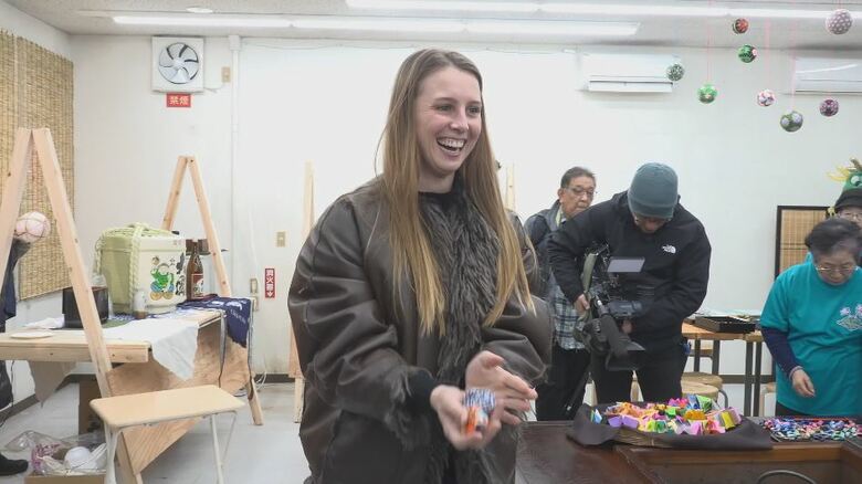 インバウンドで人気「白馬エリア」　おもてなしでオーバーツーリズム対策　無料シャトルバスと日本文化体験　日本酒のふるまいで「カンパーイ！」｜FNNプライムオンライン