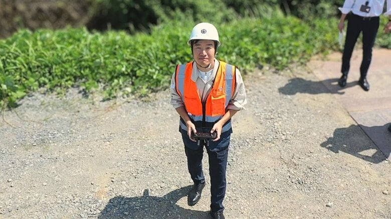 「ドローンで福井を変えたい」知事に志願し新ポスト着任の男性職員　河川上空を自動飛行ルートに、災害対応と物流での活用策など探る｜FNNプライムオンライン
