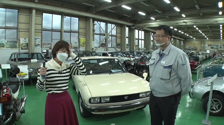 左・松尾和泉アナウンサー