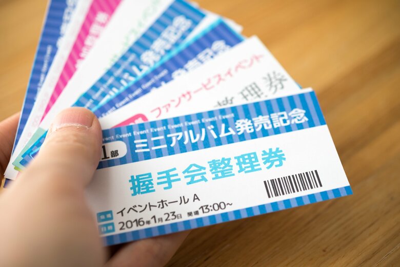 アイドルグループの中で、少女は、センターの他に、リーダーや振り付け担当も任されるようになった(イメージ)