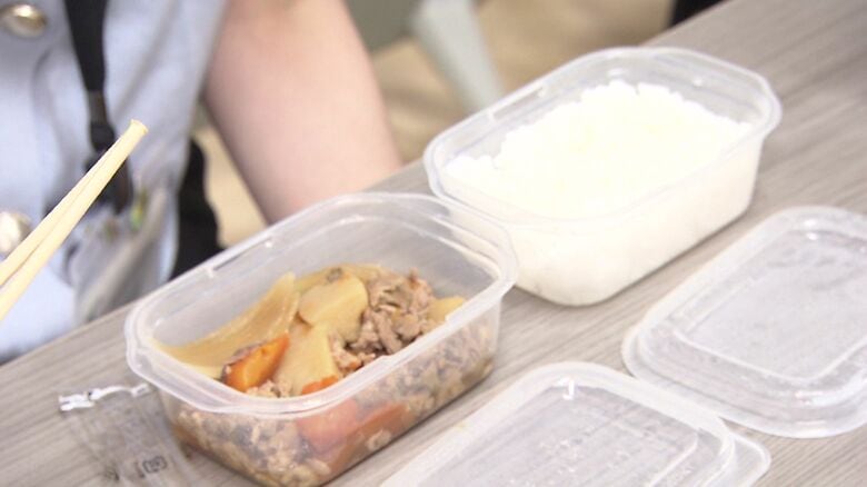 きょうのお弁当は「肉じゃがとご飯」