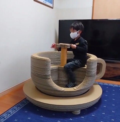 遊園地顔負けのコーヒーカップ