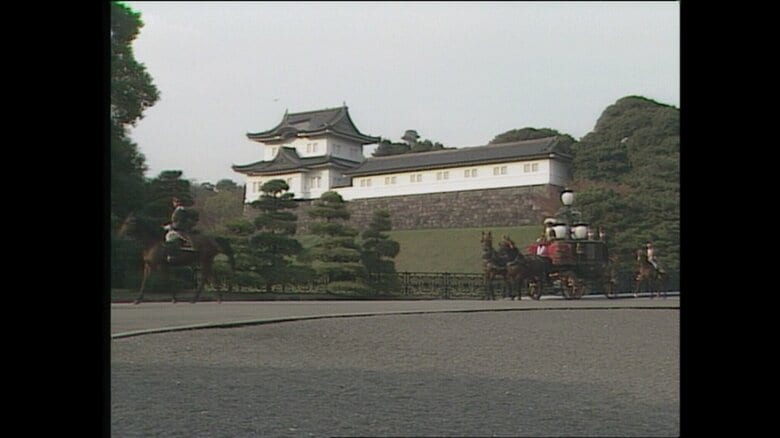 宮中三殿に向かう儀装馬車