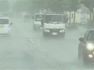 三重・四日市市で局地的な大雨 愛知県内でも雷鳴と共に大粒の雨 大気の状態不安定に