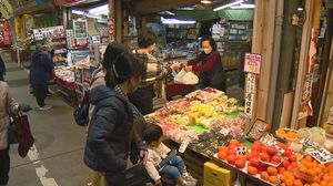 「一生懸命ここを守ってきた」70年続く果物店おかみさんの思い…市民の