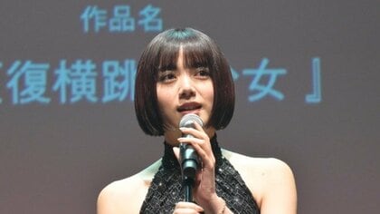 池田エライザ シックな黒のドレスで登場「道を切り開いていってほしい」“縦長動画”の映画祭でグランプリ受賞作品を絶賛