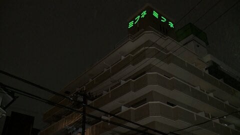 「男性が自宅で倒れている」高齢男性がマンションで死亡　上半身に刺し傷や出血　入居者の80代男性か　大阪市